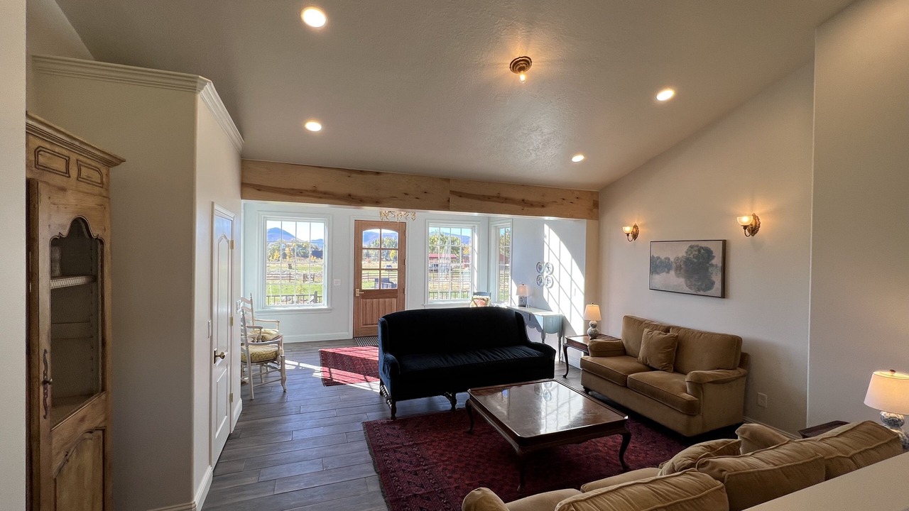 Photo of Livingroom in Huntsville