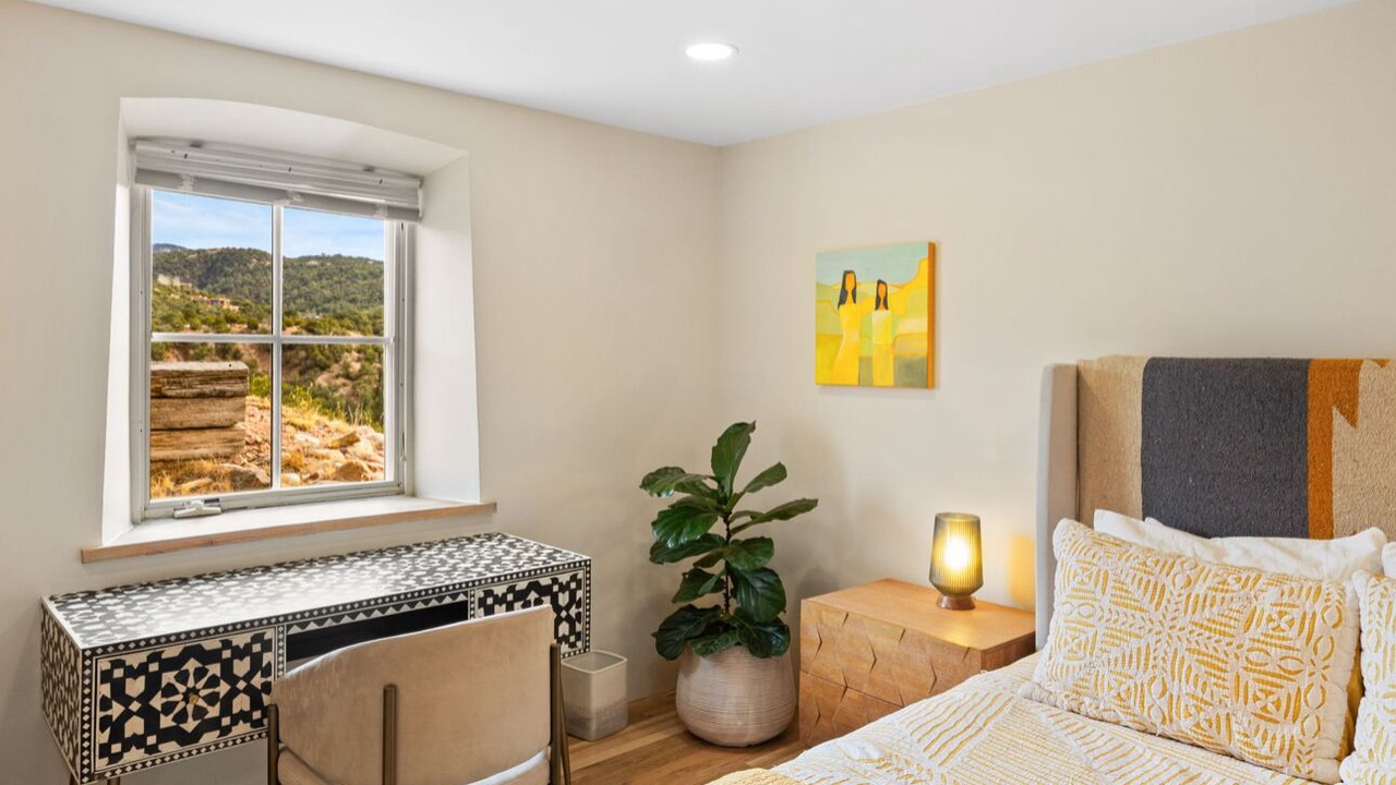 Photo of Bedroom in Tesuque