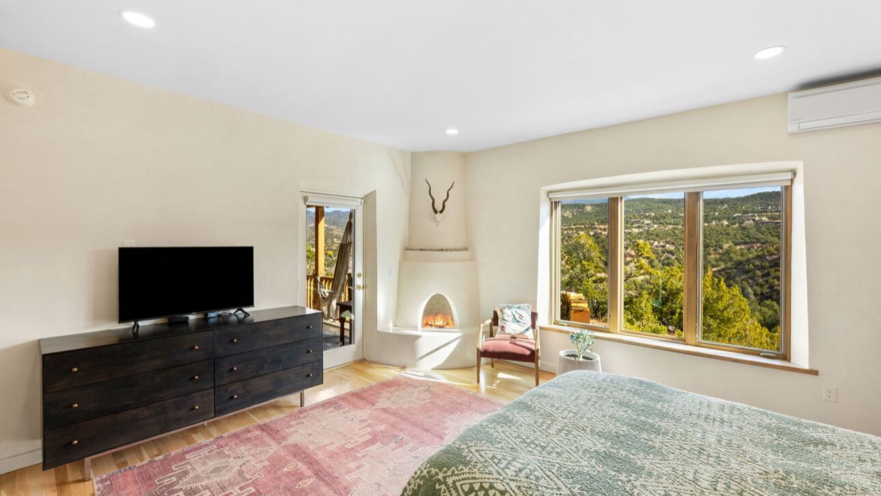 Photo of Bedroom in Tesuque