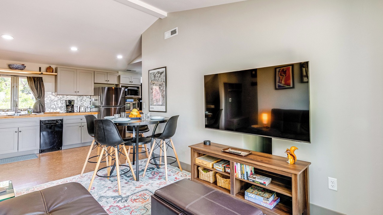 Photo of Livingroom in Cottonwood Heights