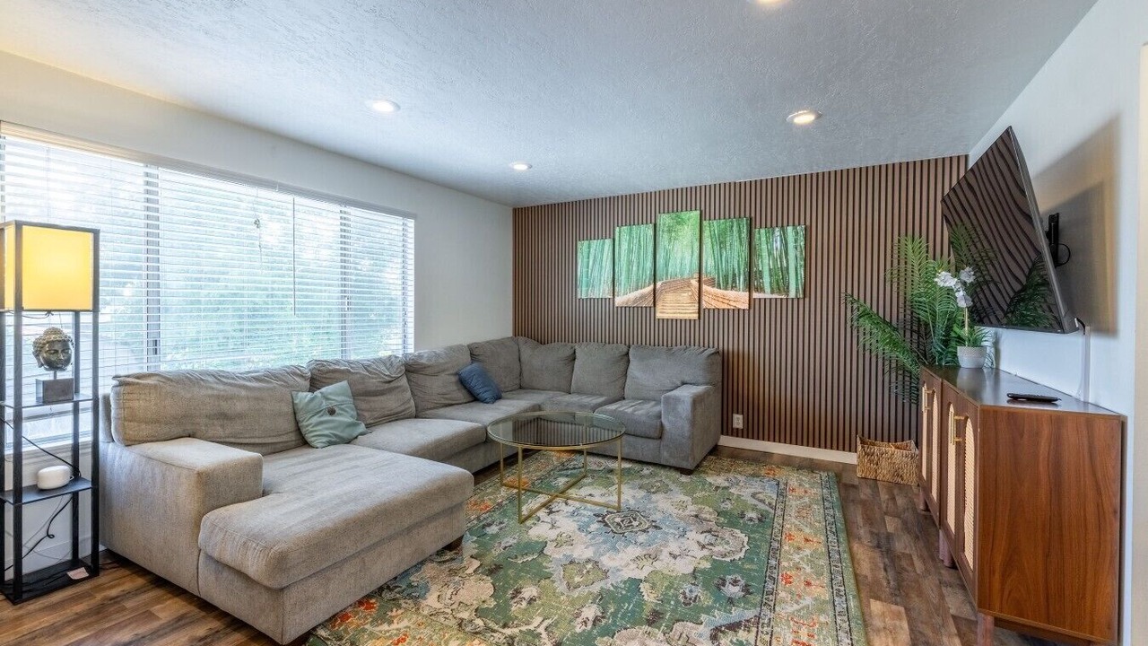 Photo of Bedroom in Lakeview