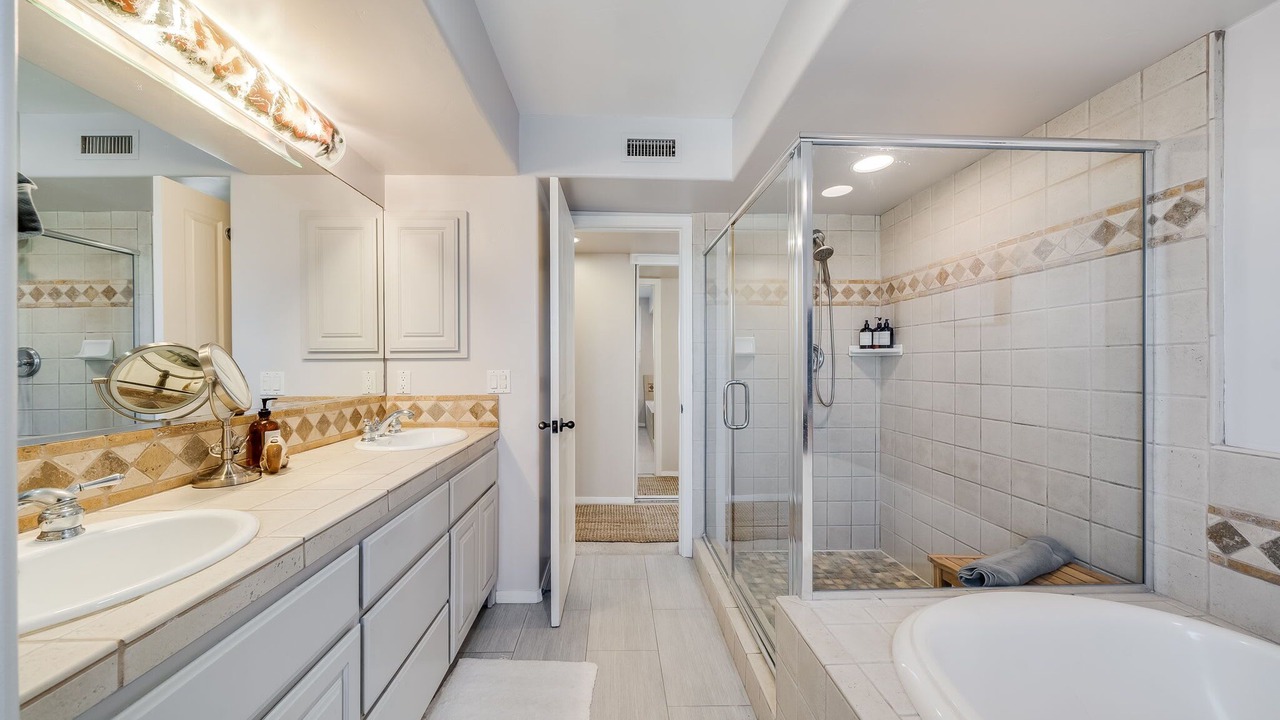 Photo of Bathroom in South Mission Beach