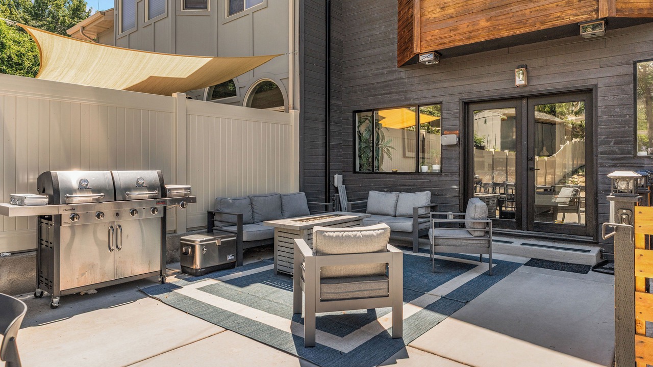 Photo of Livingroom in Cottonwood Heights