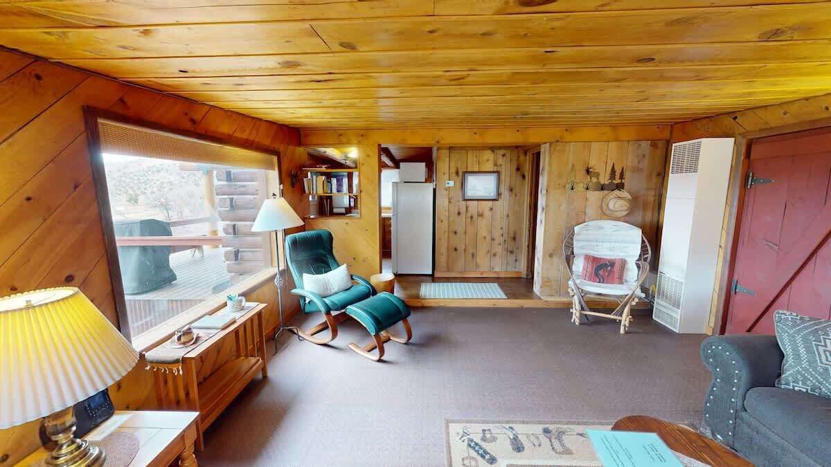 Photo of Livingroom in Spanish Valley