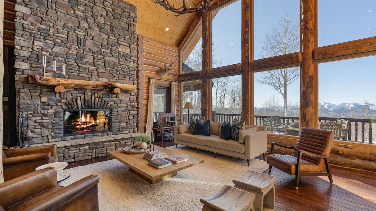 Photo of Livingroom in Silver Summit