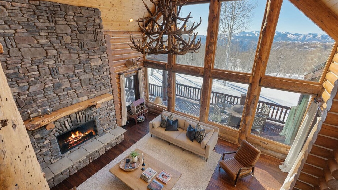 Photo of Livingroom in Silver Summit