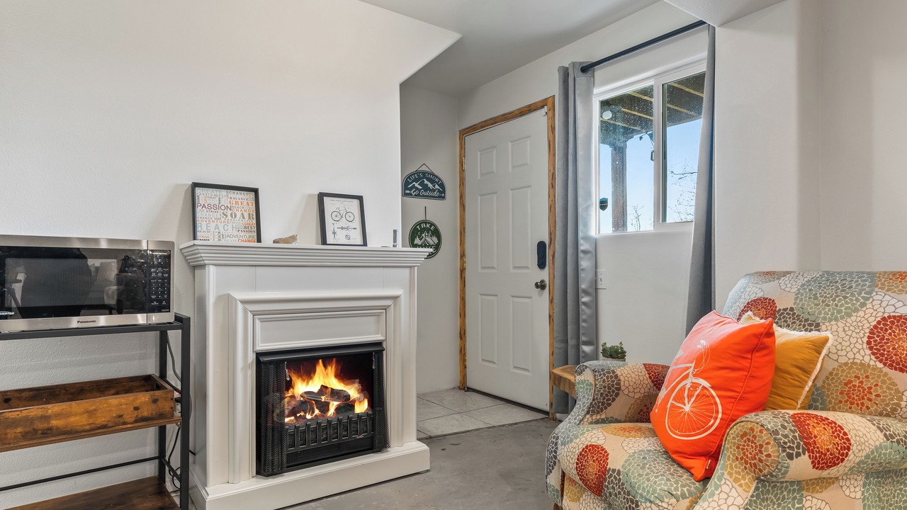 Photo of Livingroom in Fawnskin