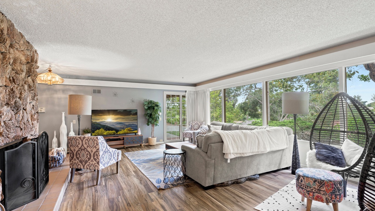 Photo of Livingroom in Rancho Bernardo