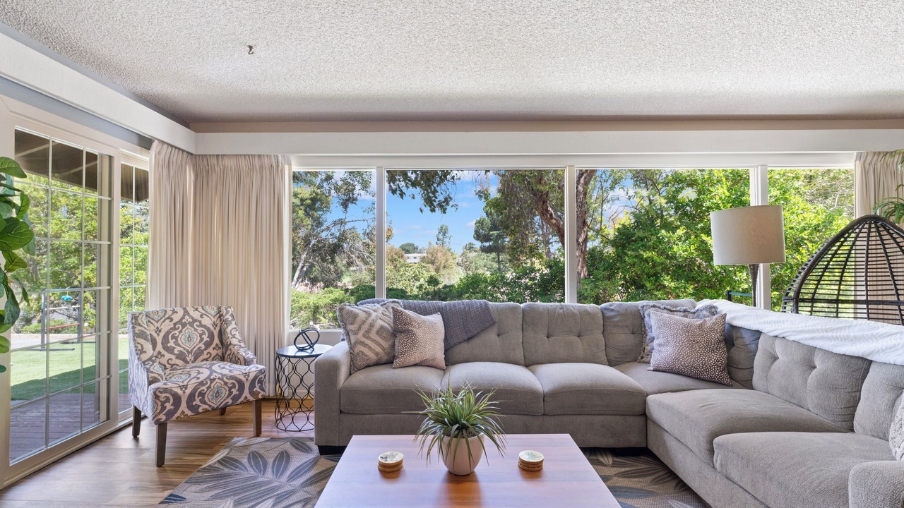 Photo of Livingroom in Rancho Bernardo