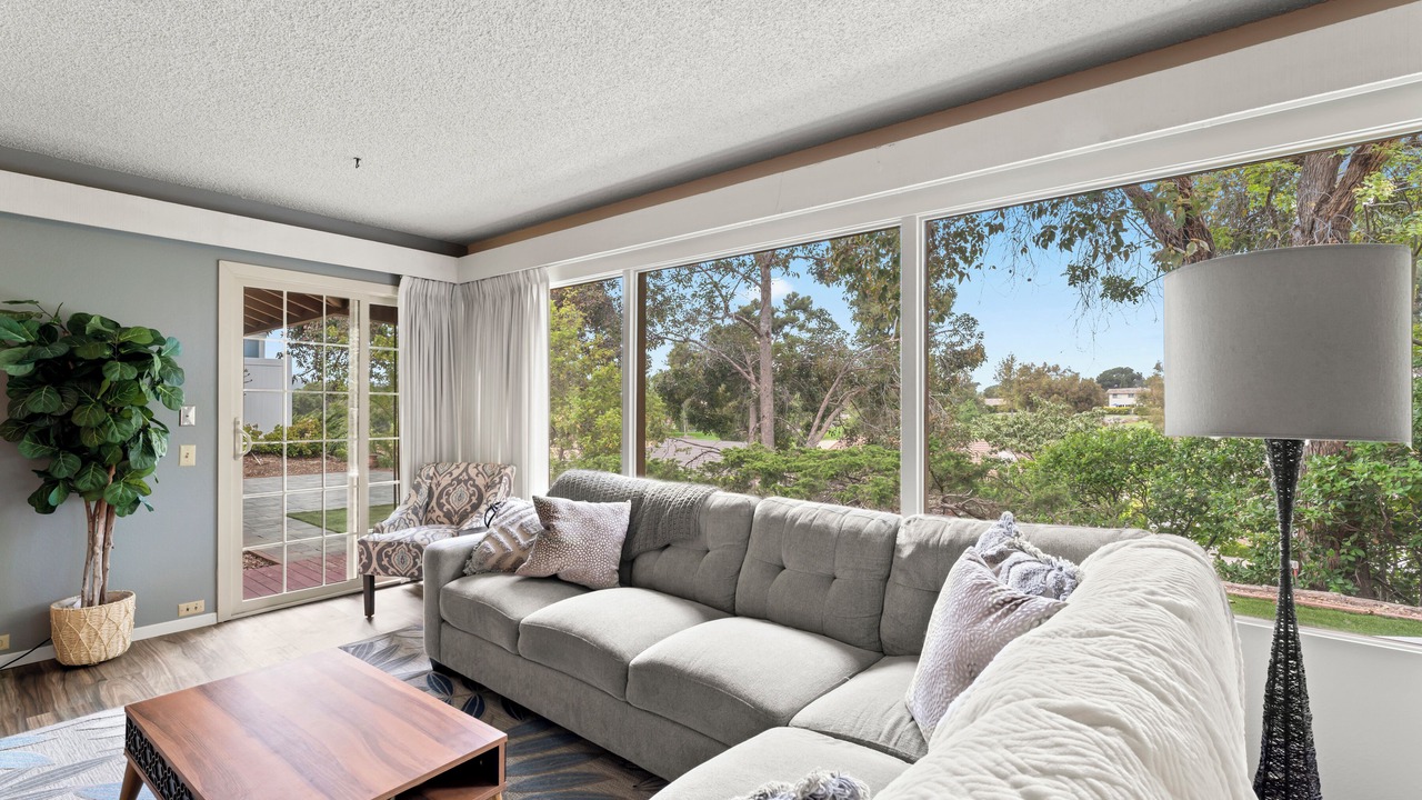 Photo of Livingroom in Rancho Bernardo