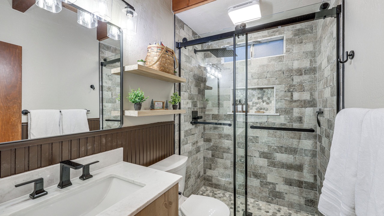 Photo of Bathroom in Arrowhead Villas
