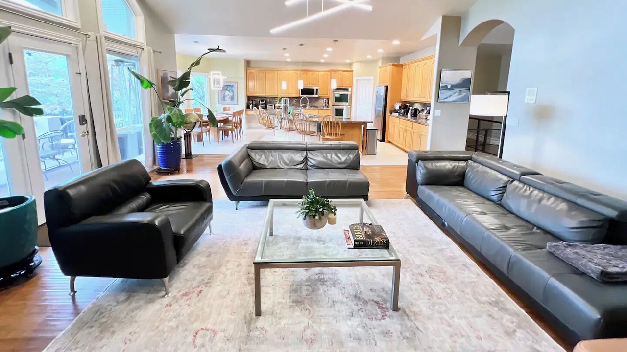 Photo of Livingroom in Draper