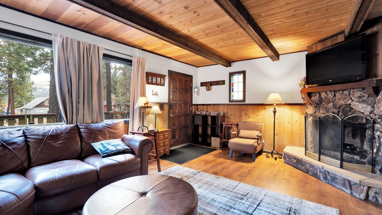 Photo of Livingroom in Big Bear City