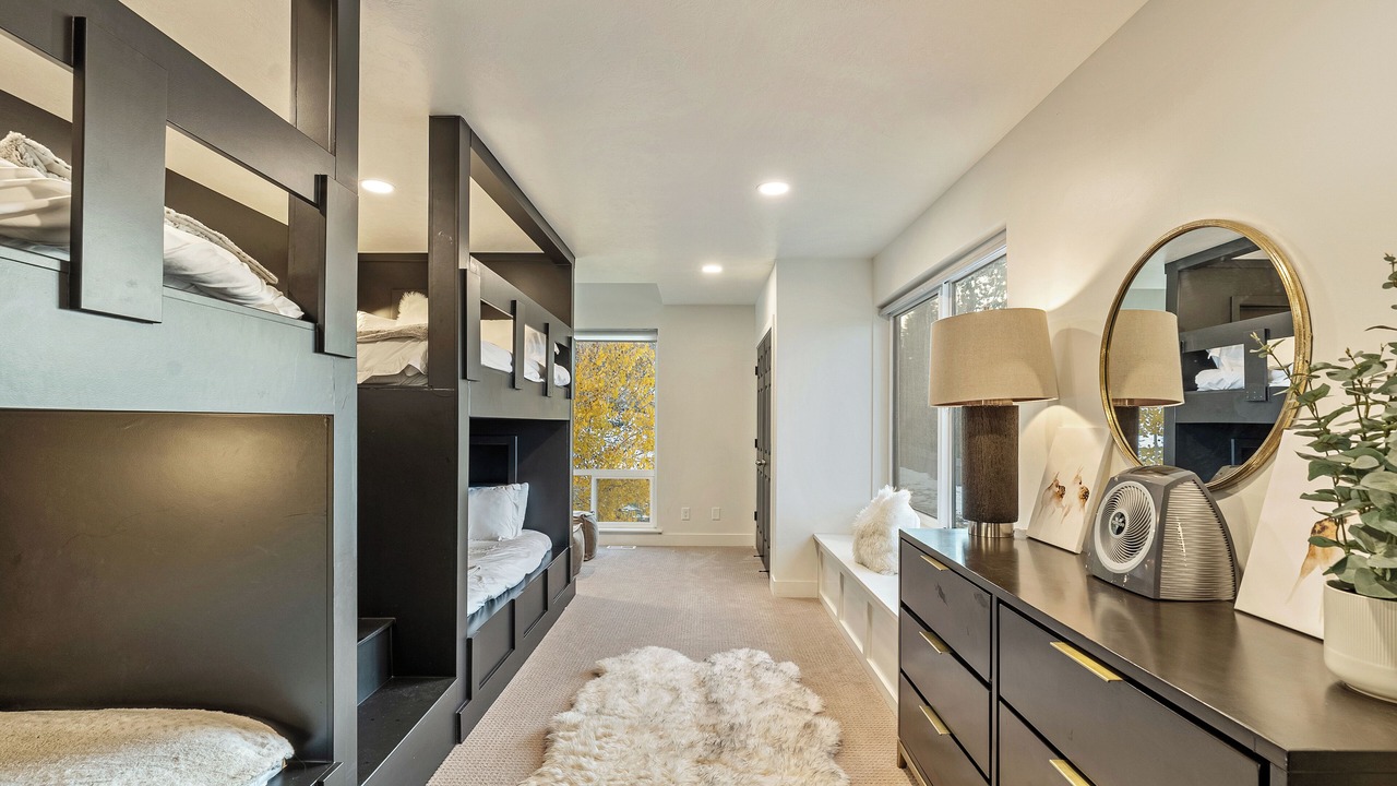Photo of Bedroom in Sandy