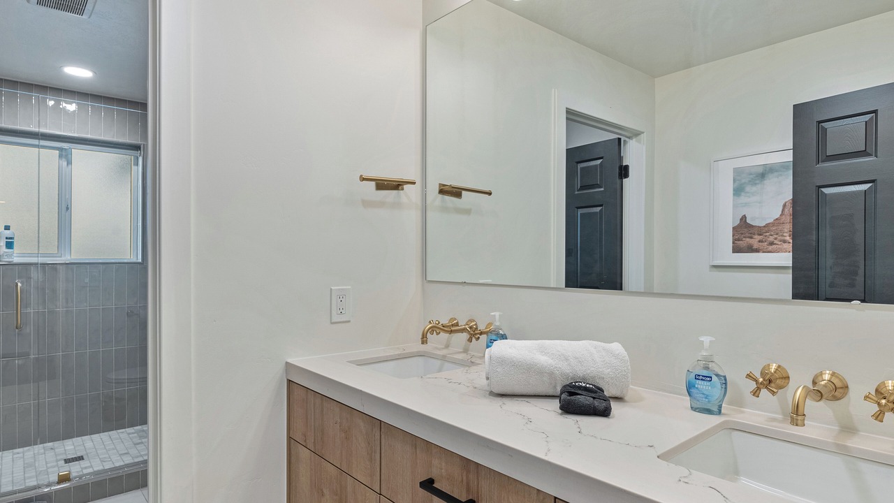 Photo of Bathroom in Sandy