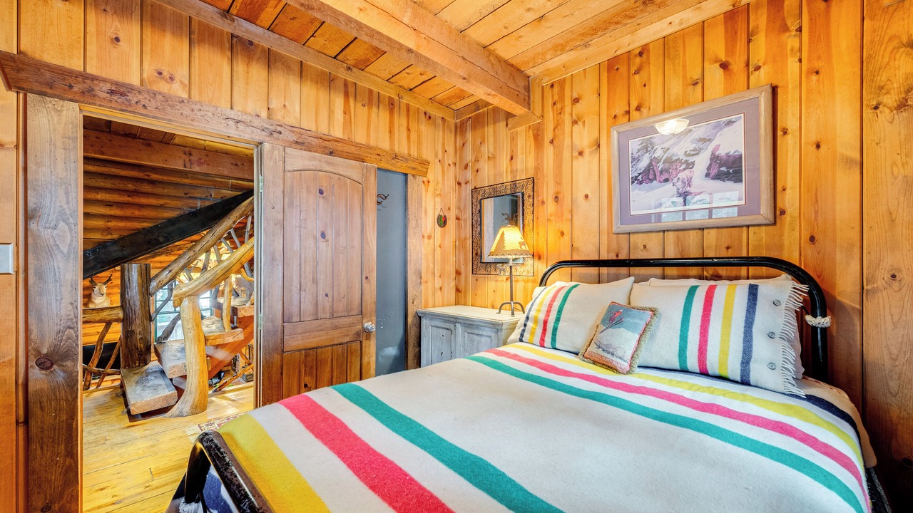 Photo of Bedroom in Summit Park
