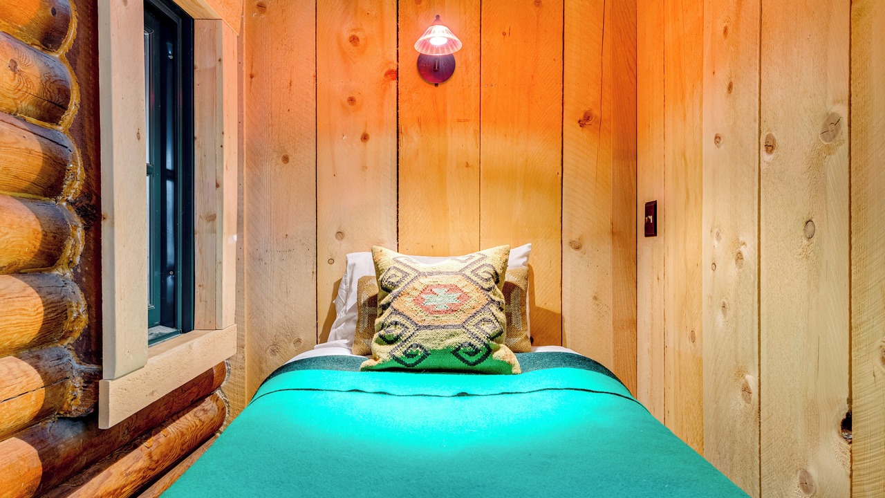 Photo of Bedroom in Summit Park