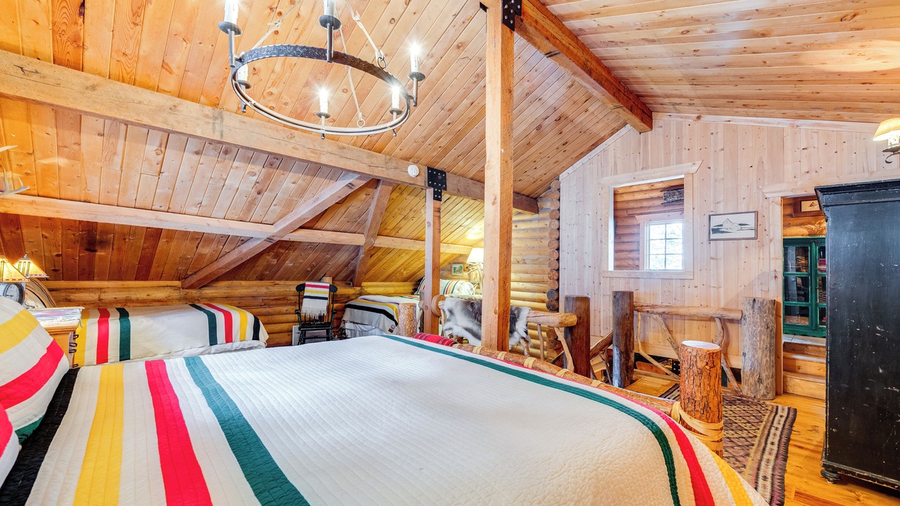 Photo of Bedroom in Summit Park