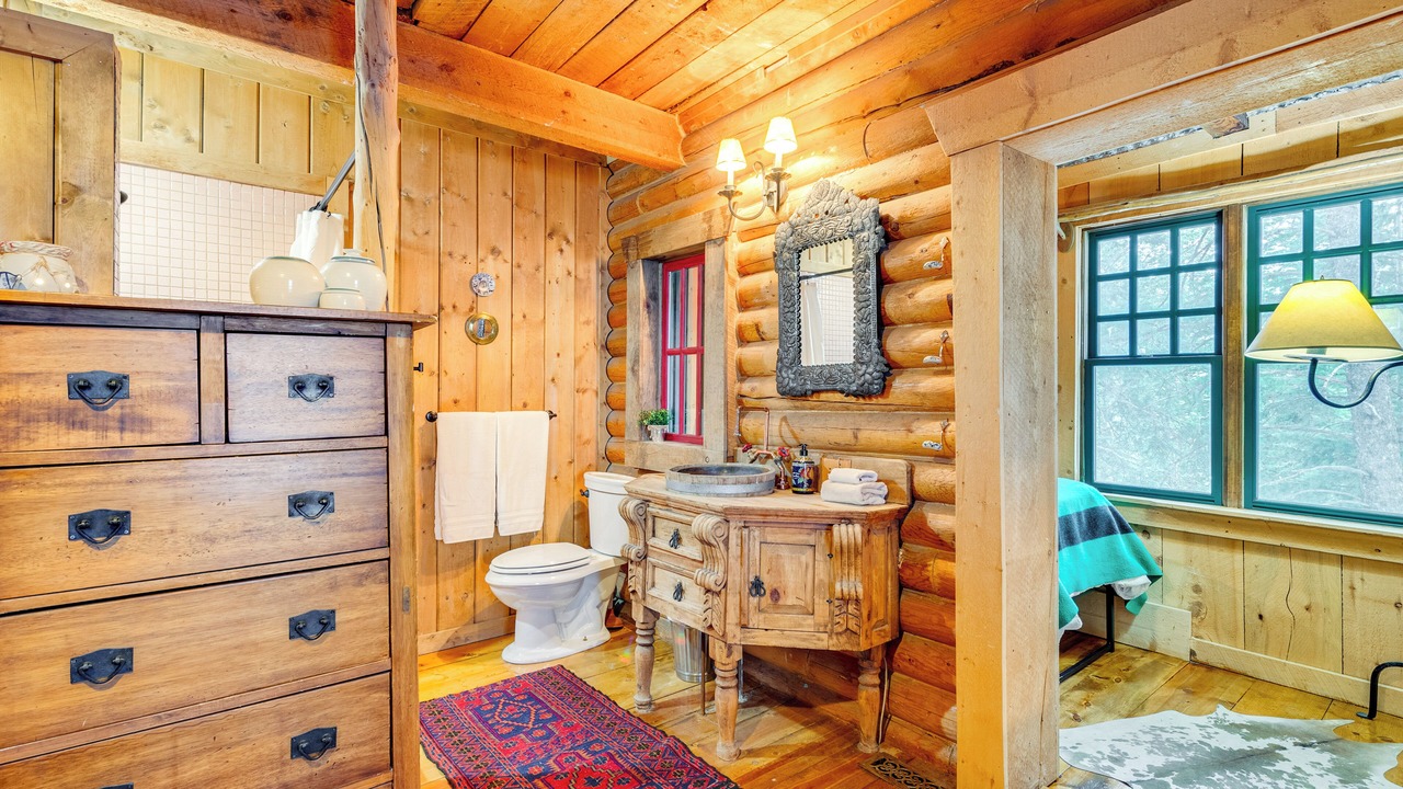 Photo of Bathroom in Summit Park