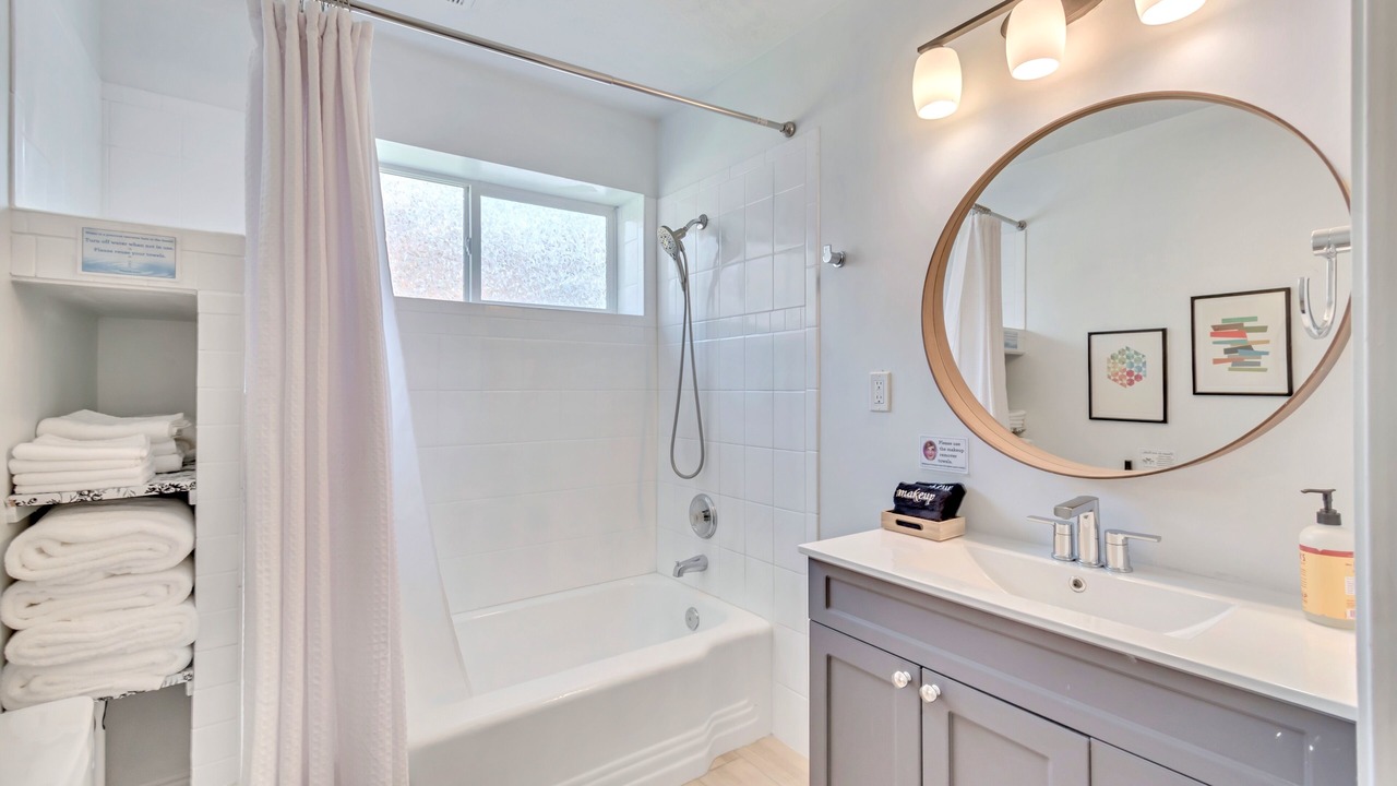 Photo of Bathroom in Olympus Cove