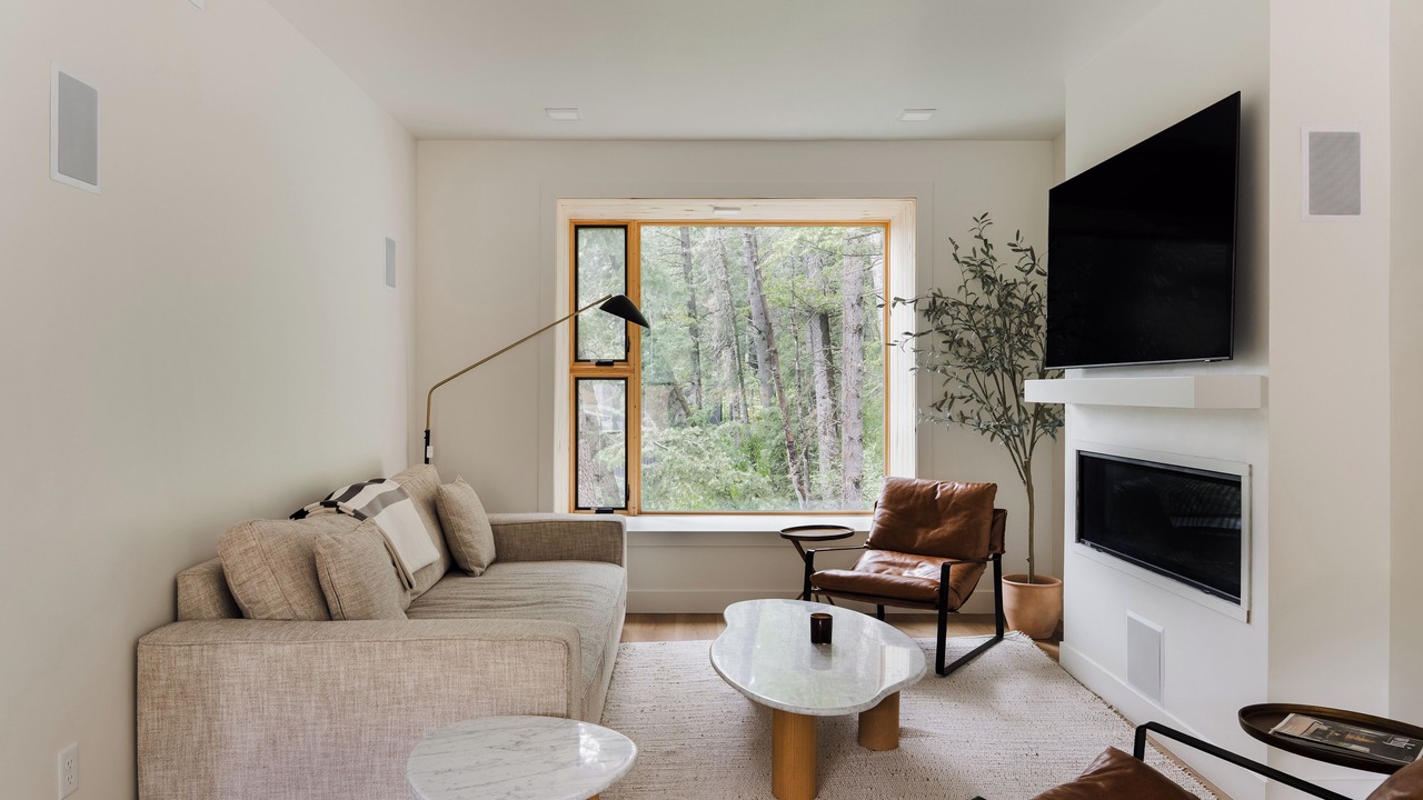 Photo of Livingroom in Summit Park