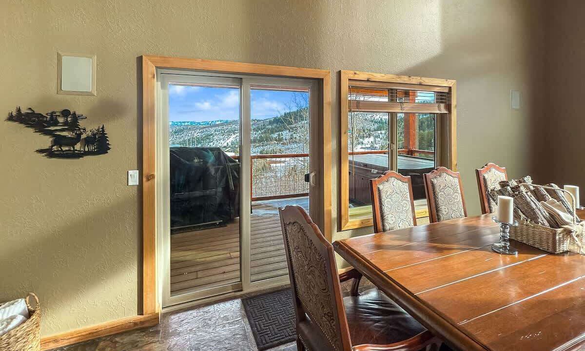 Photo of Livingroom in Summit Park