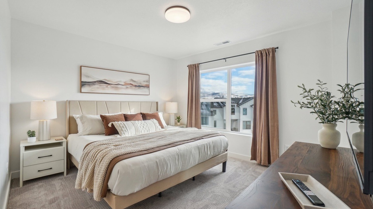 Photo of Bedroom in Mountain Green