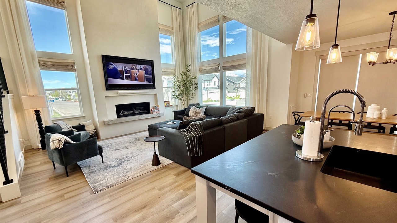 Photo of Livingroom in Lehi