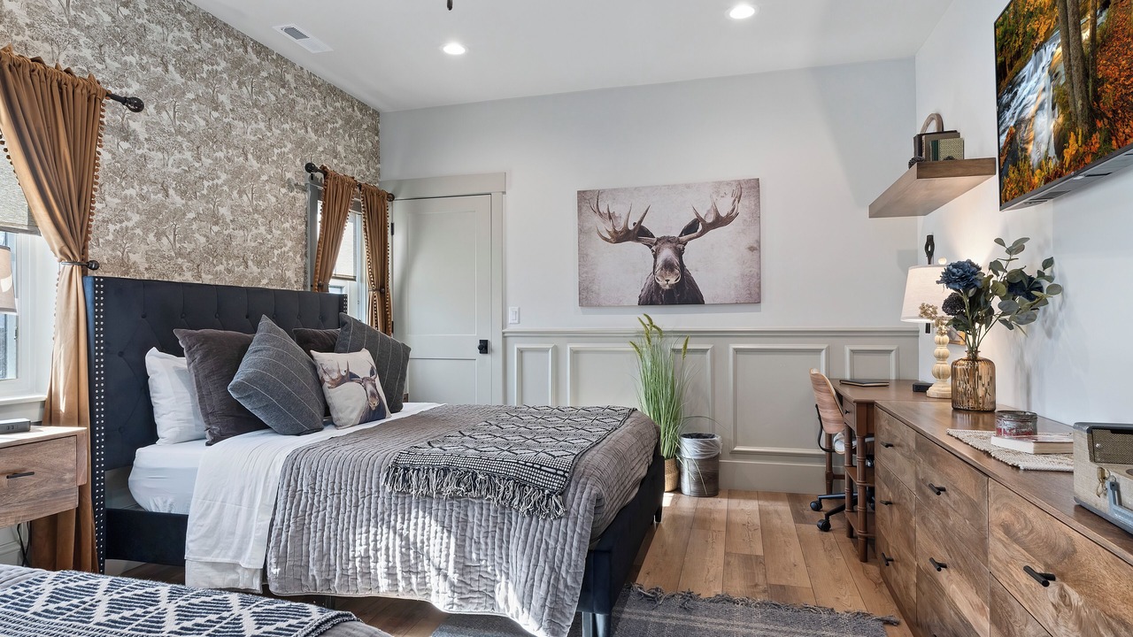 Photo of Bedroom in Midway