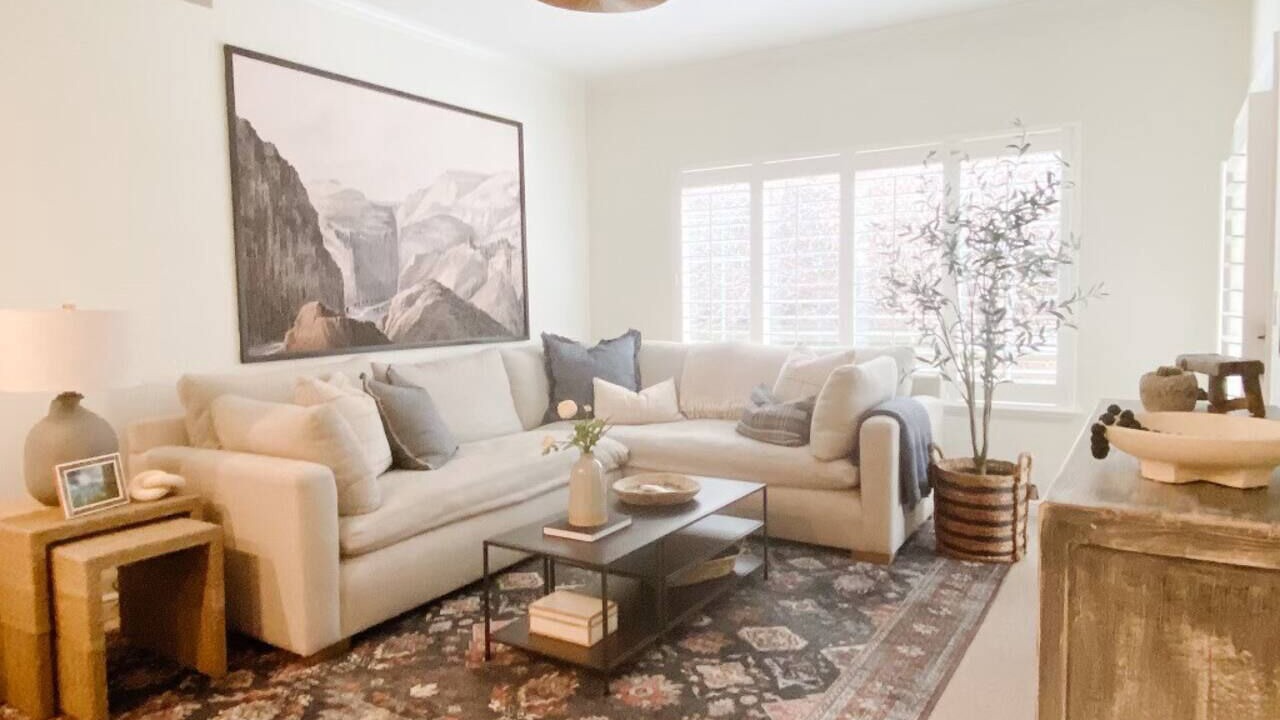 Photo of Livingroom in River Bottoms