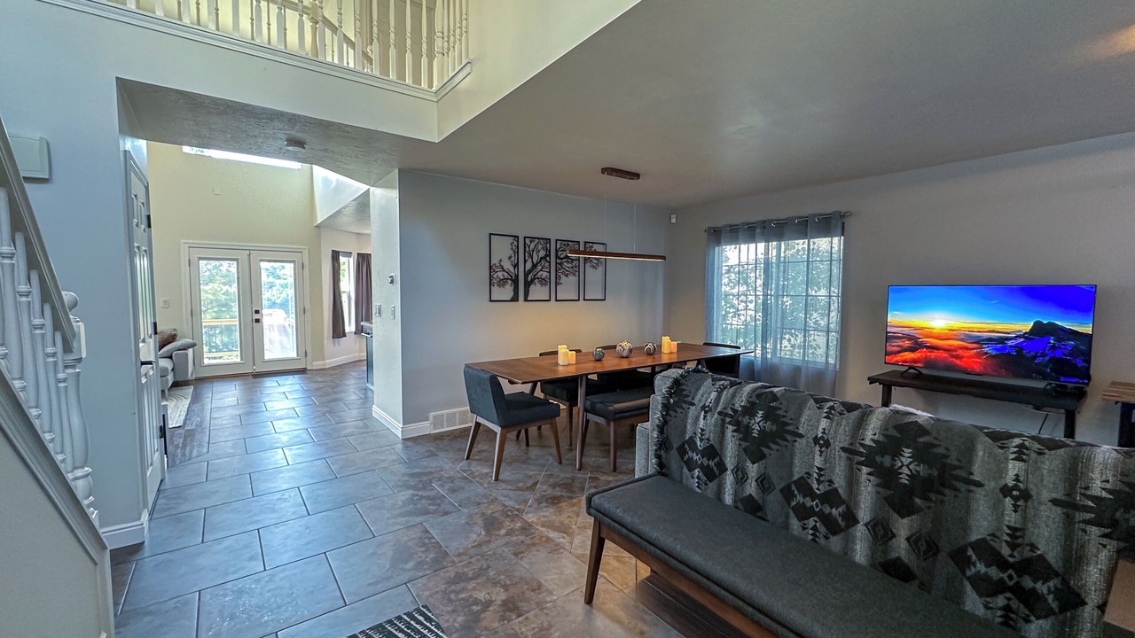 Photo of Livingroom in Draper
