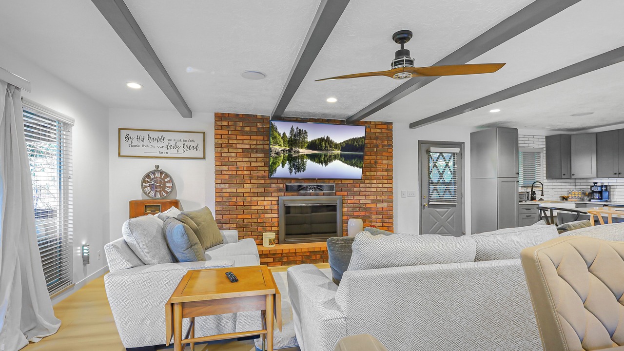 Photo of Livingroom in North Ogden