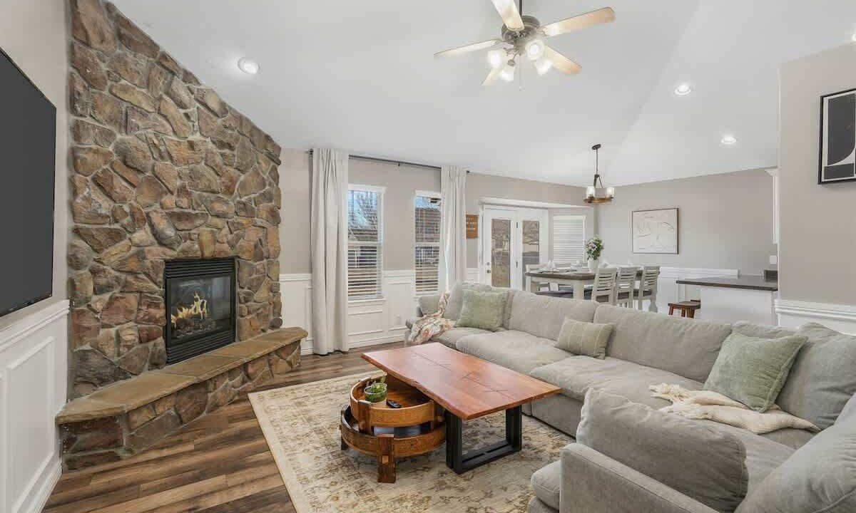 Photo of Livingroom in Syracuse