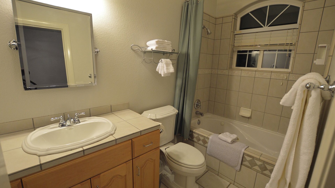 Photo of Bathroom in Page
