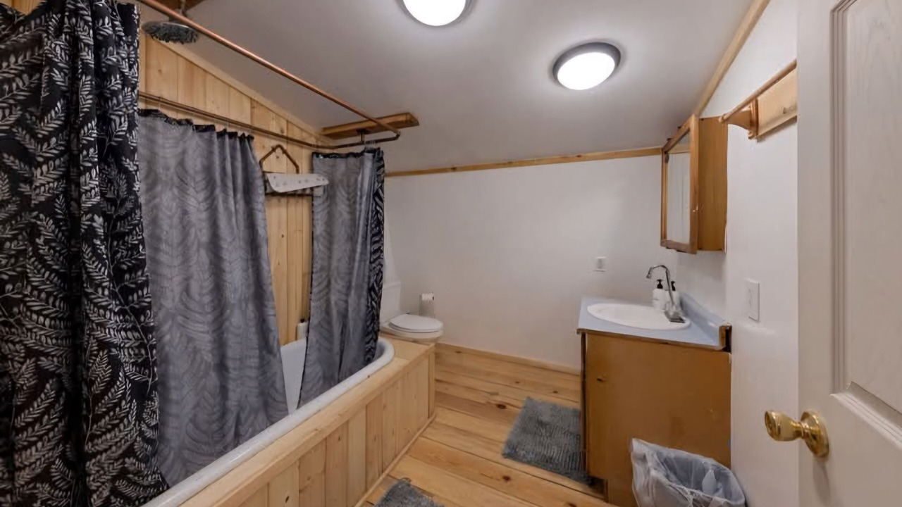 Photo of Bathroom in Blanding