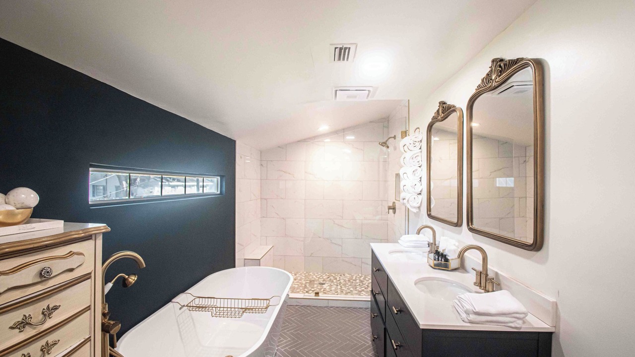 Photo of Bathroom in Brooksville