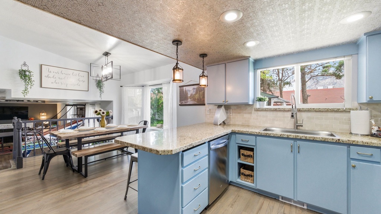 Photo of Kitchen in Sandy