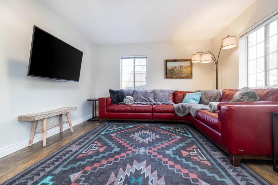 Photo of Livingroom in Cottonwood Heights