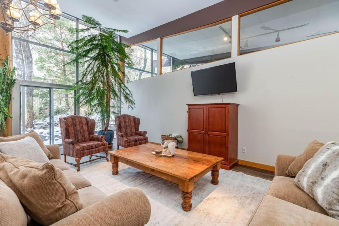 Photo of Livingroom in Snowbird
