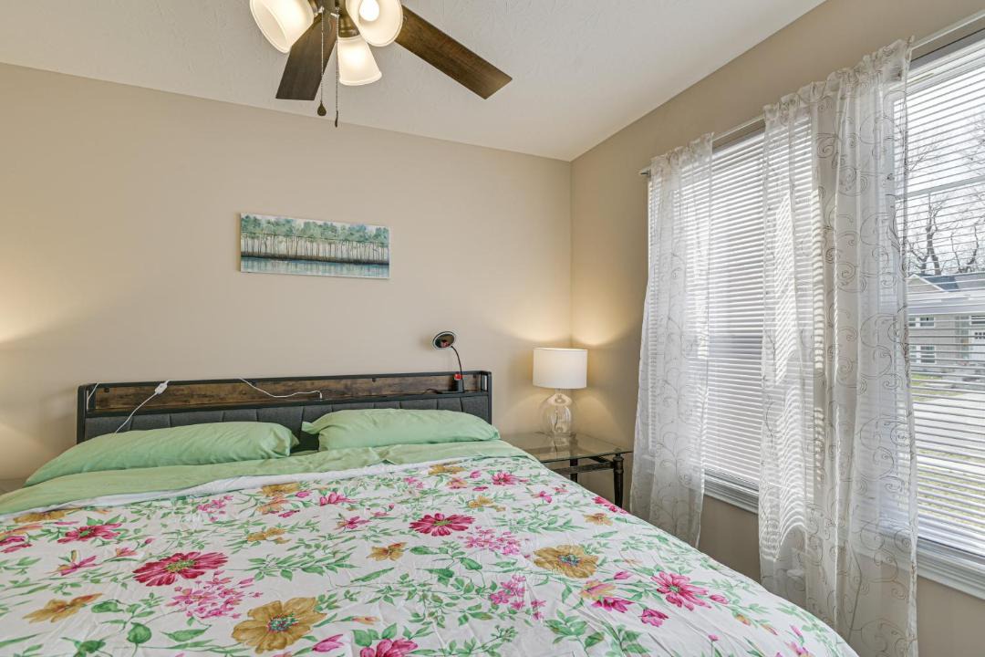 Photo of Bedroom in Crittenden
