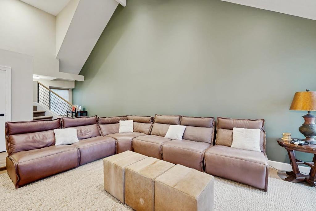 Photo of Livingroom in Cottonwood Heights