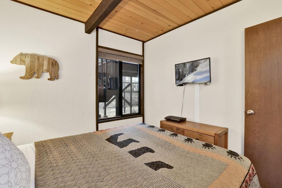 Photo of Bedroom in Big Bear Lake