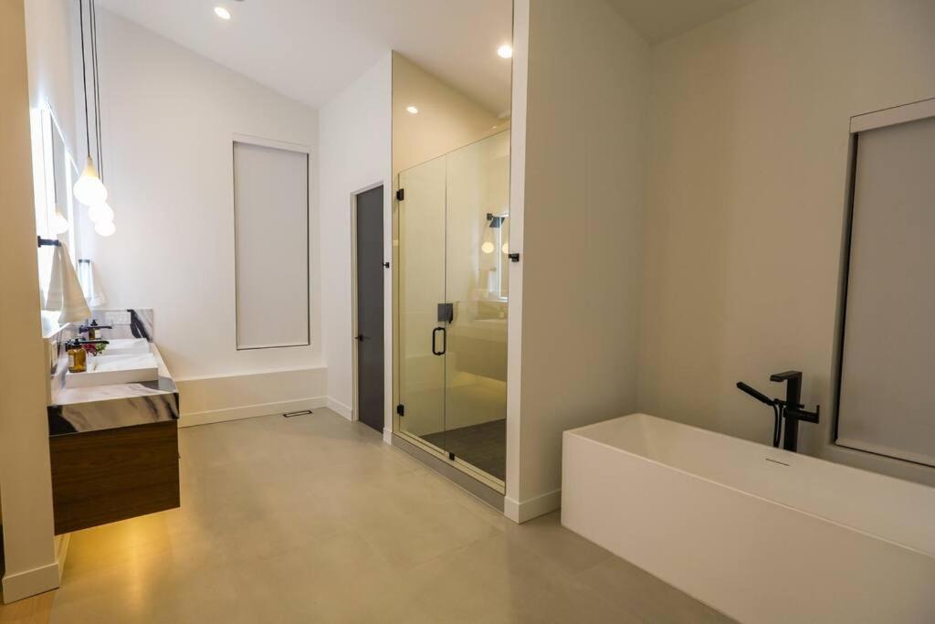 Photo of Bathroom in Summit Park