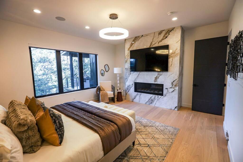 Photo of Bedroom in Summit Park