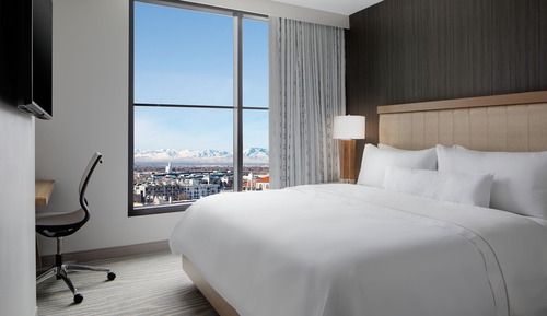 Suite, Full Kitchen, 1 King Bed, Sofa Bed