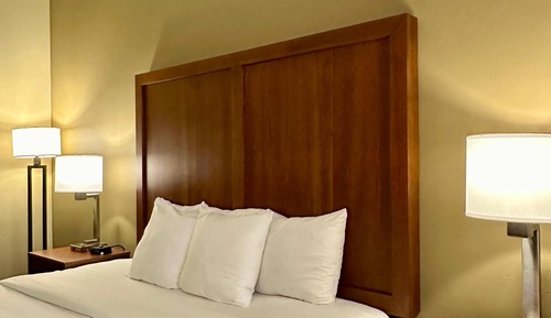 Room, 1 King Bed, Accessible, Non Smoking (Accessible Tub)
