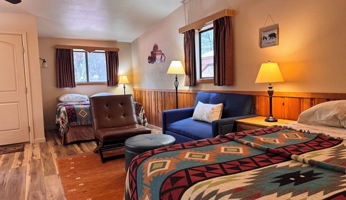 Studio Suite, Multiple Beds, Kitchen