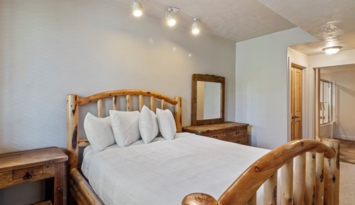 1 Bedroom Condo 205C