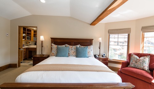 Deluxe Room, 1 King Bed