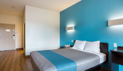 Room, 1 Queen Bed, Mobility Accessible, Non Smoking (Bathtub)